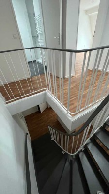 Großzügige 5-Zimmer-Maisonettewohnung mit Loggia im Dachgeschoss