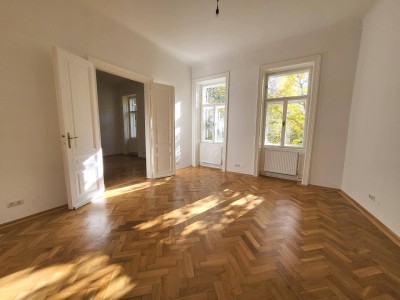 ZENTRUMSNAHE 4-ZIMMERWOHNUNG IN PRACHTVOLLEM ALTBAU