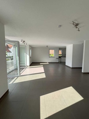 4,5-Zimmer-Wohnung mit Küche & Stellplatz in Zentrum Sindelfingens