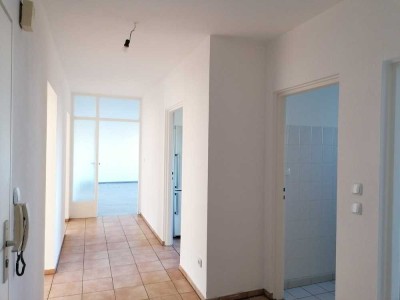 Exklusive, neuwertige 4-Raum-Wohnung mit EBK in Nürnberg