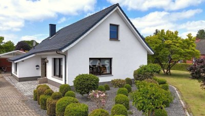 Charmantes Zuhause mit Garten, Garage und Nebengebäuden – ruhig gelegen in Holtland-Nücke!