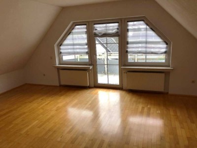 Attraktive, stadtzentrale 3-Zimmer-Wohnung mit Süd-Balkon und Garage in Neuenrade