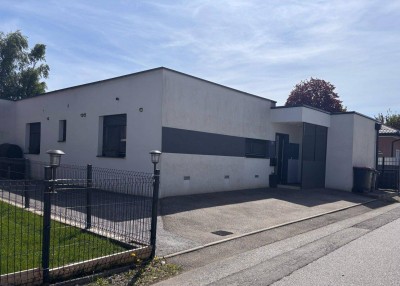 Attraktiver Doppelhausbungalow in Mattighofen