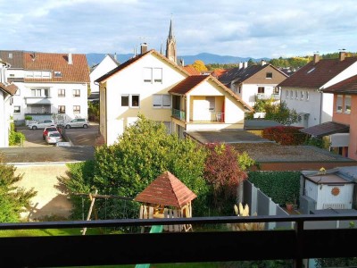 Gemütliche 4-Zimmer-DG-Wohnung - Komplett renoviert!