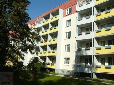 2-Raum-Wohnung mit modernen Bad und Balkon!