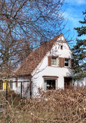 Charmantes freistehendes Einfamilienhaus mit großem Garten