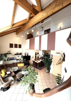 ST. PANTALEON | Stilvolle Maisonette mit Loft-Charakter und Weitblick