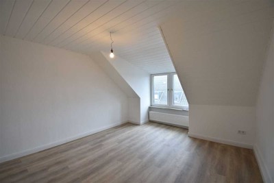 Altbauchcharme in Essen! Renovierte 3-Zi-Whg in ruhiger Lage