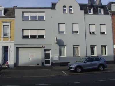 ebenso großzügige wie helle DG-Wohnung in 52428 Jülich-Stadt