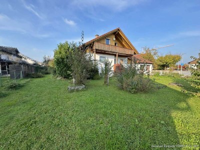 Freistehendes Einfamilienhaus in Plattling mit Doppelgarage und großem Garten