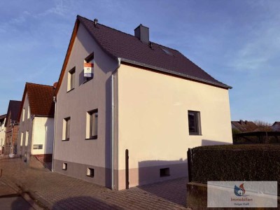 Saniertes freistehendes Einfamilienhaus in Froschhausen auf großem Grundstück mit Ausbaupotenzial