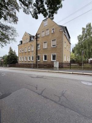 Sehr geräumige 4 Raum Wohnung mit Terrasse in Lichtenstein ab sofort zu vermieten