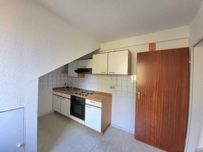 Geismar Nähe IGS, Kiesseestraße: Schöne 2-Zimmer-Wohnung Kie DG links E6