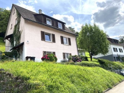 Zum Verlieben! Schönes Einfamilienhaus in idyllischer Aussichtslage!