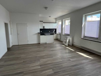 Moderne und frisch renovierte 3-Raum-Wohnung im Zentrum