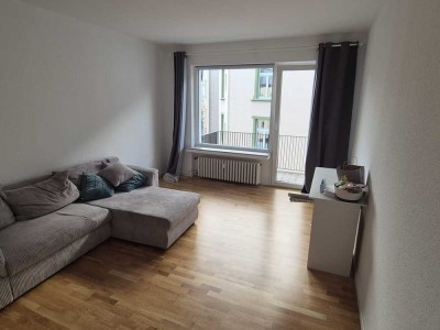 Zentral gelegene 2-Zimmer Wohnung, 61 qm mit Balkon im 2. OG  in Bonn-Zentrum