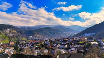 Traumhafter Ausblick trifft auf viel Wohnfläche – Ihr Traumhaus mit viel Platz und Potential