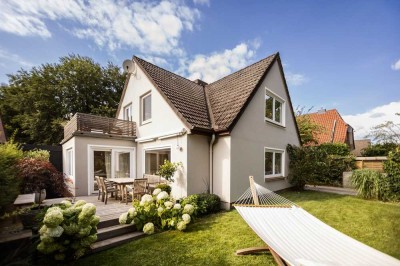 hochwertig ausgestattetes und modernisiertes Einfamilienhaus mit großzügigem Nebengebäude in Malente