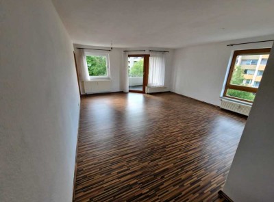 Stilvolle 3-Raum-Wohnung mit Balkon und Einbauküche in Heidenheim an der Brenz