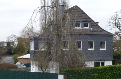 Geräumiges - 3 WE -Mehrfamilienhaus in 45481 Mülheim - am Dorf "Saarn"