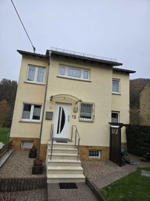 PRIVAT - Großzügiges Einfamilienhaus mit Einliegerwohnung direkt am Naturschutzgebiet - ohne Makler!