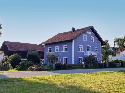 Historische Eleganz trifft Moderne:
Saniertes Mehrfamilienhaus mit 
Nebengebäude in Kienberg