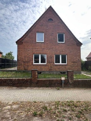 Älteres sanierungsbedürftiges EFH in beliebter Wohngegend/+ 489 m² Grdst. durch extra Kauf !!!
