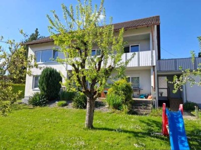 Vollständig renovierte 4-Raum-Wohnung mit Balkon und Einbauküche in Rettenbach
