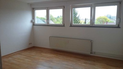 Helle 1-Zimmer-Dachgeschosswohnung mit Einbauküche in Karlsruhe