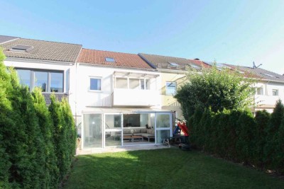 Attraktives modernes Reihenmittelhaus mit Wintergarten und Garten in ruhiger Lage von Erding