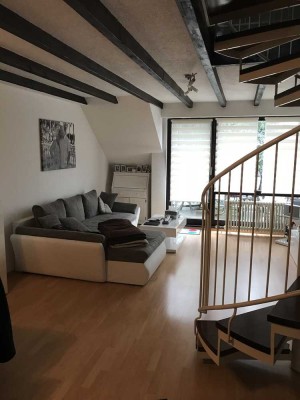 Helle 2 Zimmer Maisonette-Wohnung mit Südbalkon in ruhiger Lage