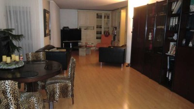 Schöne große Wohnung mitten in der Fußgängerzone -Top Lage-