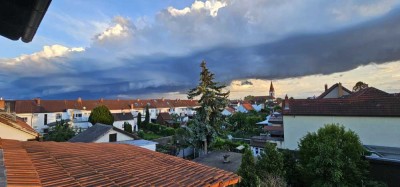 Freundliche 2-Zimmer-Wohnung in Oftersheim mit weißer EBK u. Spülmaschine