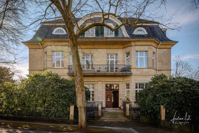 Beletage in herrschaftlicher Jugendstil-Villa und nobelster Lage des Wuppertaler Zoo-Viertels