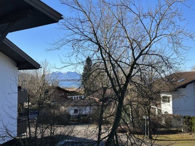 Lichtdurchflutete 2-Zimmer-Wohnung mit Balkon und Seeblick in Seebruck