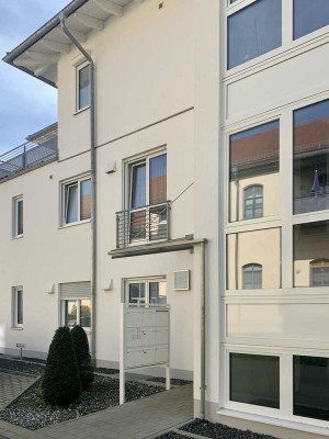 große 2-Zimmerwohnung mit Terrasse & Garten