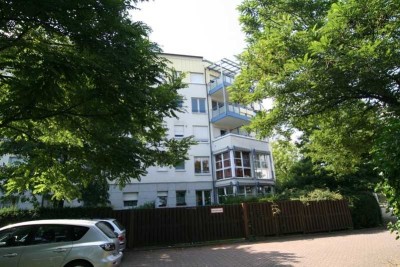Smarte Kapitalanlage! Vermietete 2-Zi.-Wohnung. EG mit Terrasse und kl. Garten! Hilden-City!