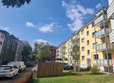 72 m² in Köln Riehl / Provisionsfrei / Rohdiamant mit Potential