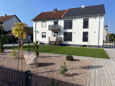 Wunderschöne 2 Zi. EG- Wohnung in Teublitz nach Kernsanierung neu zu vermieten