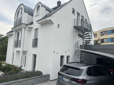 Exklusive 3-Raum-DG-Wohnung mit gehobener Innenausstattung mit Balkon in Bad Homburg