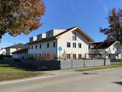 Ansprechendes und neuwertiges 4 Zimmer-Reiheneckhaus mit gehobener Innenausstattung in Schechen