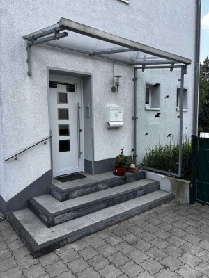 Preiswerte 5-Zimmer-Doppelhaushälfte in Köln Höhenhaus
