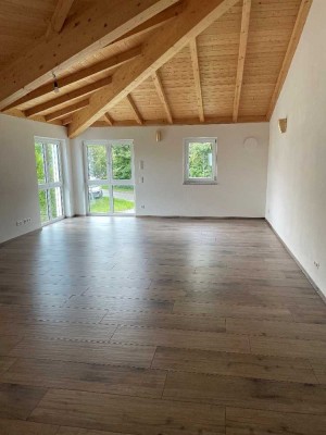 RARITÄT! Wunderschöne Dachgeschosswohnung - sucht nette Mieter!