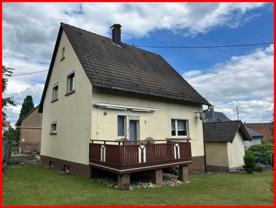 Ideal für die kleine Familie 
Einfamilienhaus mit großzügigem Garten