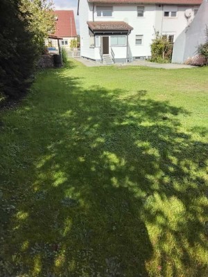 Doppelhaushälfte mit Gartenparadies sofort verfügbar!