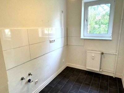 * SCHÖN RENOVIERT * ARBEITERVIERTEL * BALKON * Bad mit Fenster * für 1-2 Personen *