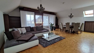 Vermiete zentrale, unmöblierte, sonnige, Wohnung mit Balkon und Gartenbenützung