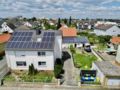 Mehrfamilienhaus mit 3 Wohnungen
- Garagen und Photovoltaikanlage -
