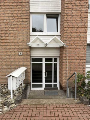 Helle Dachgeschosswohnung mit Tiefgaragenstellplatz