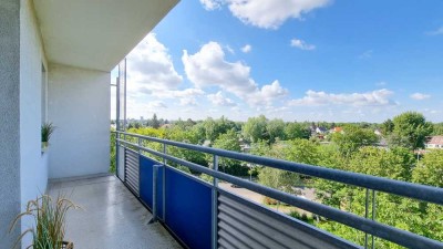 Vom Balkon den Stadtblick genießen.